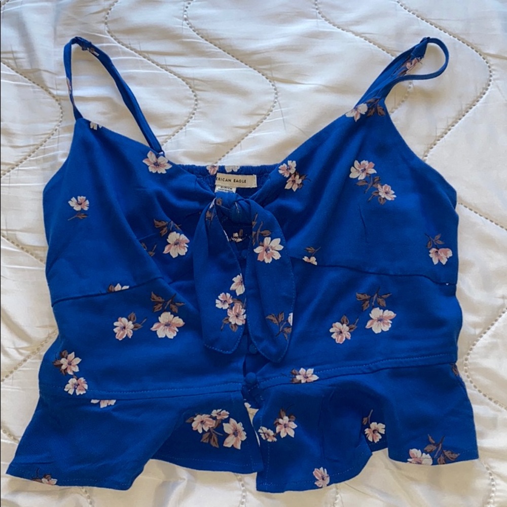 NWOT AE crop top!!